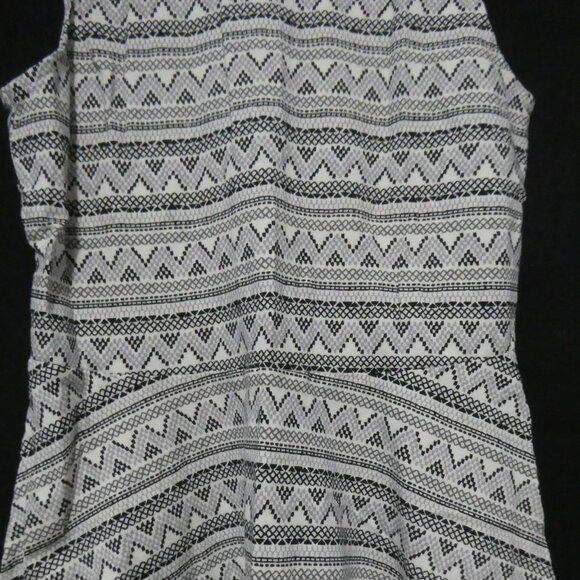 OLD NAVY | medium (8) regular | Sleeveless Patterned Summer Cotton Dress - Picture 4 of 13